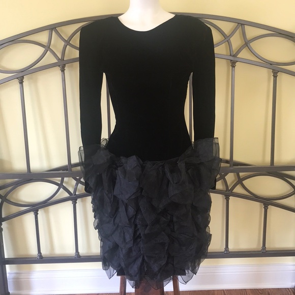 Vintage Dresses & Skirts - 🌸 Vintage 1980s Tadashi Black Cocktail Dress